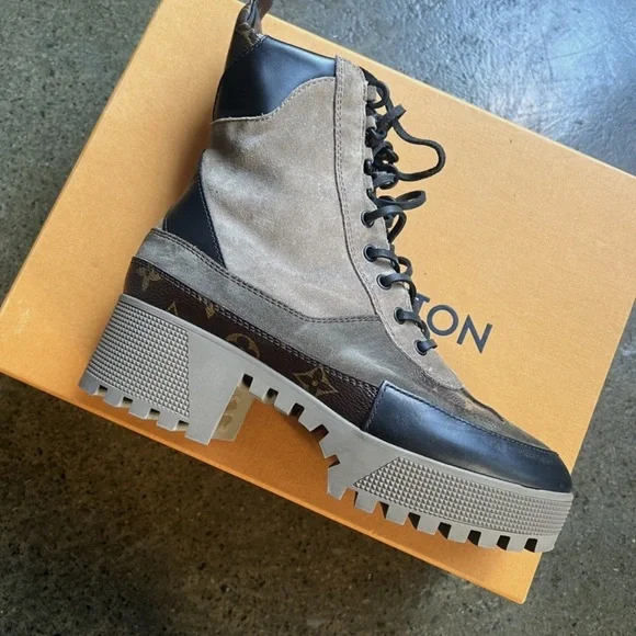 Louis Vuitton Taupe and Black Boots - Picture 5 of 9